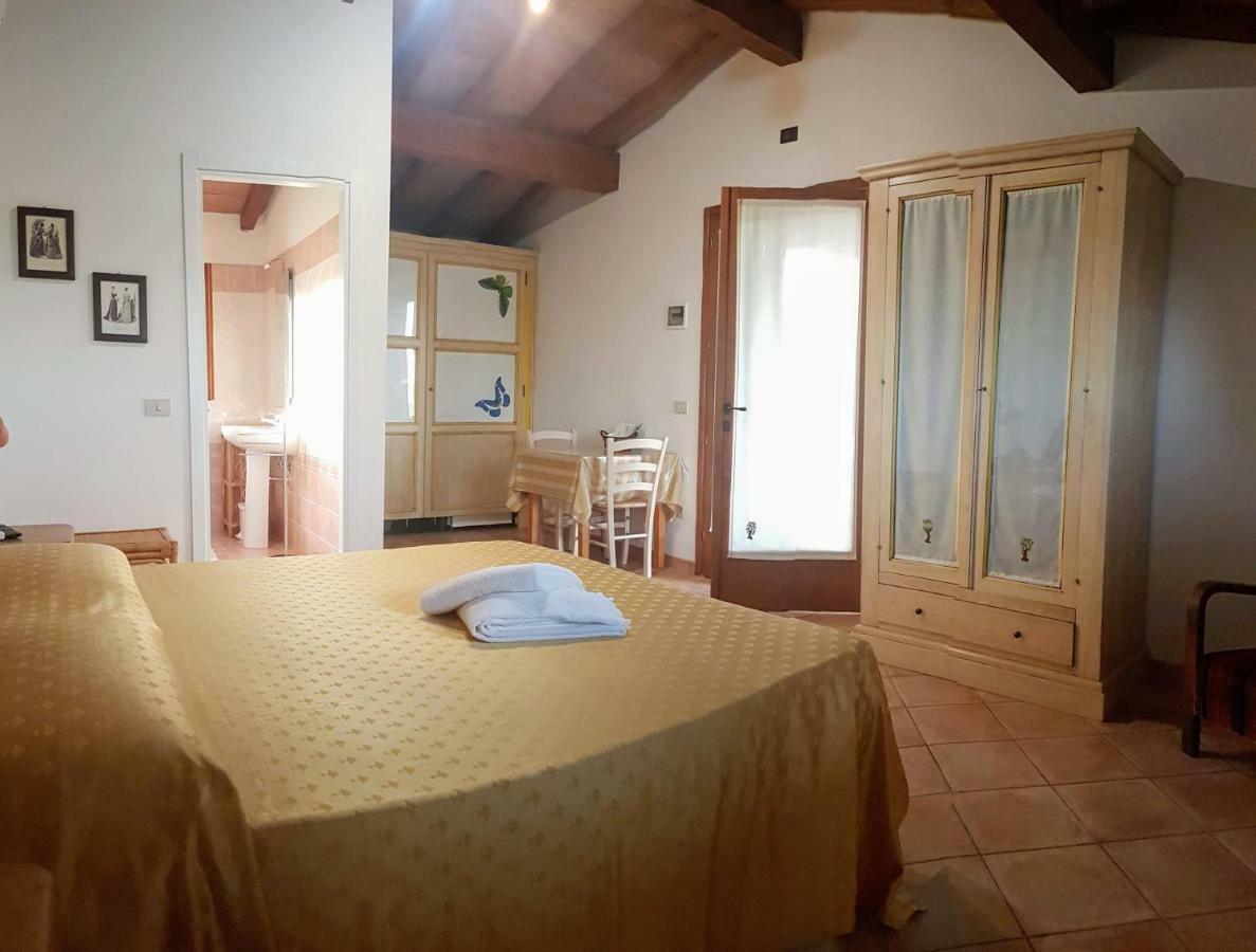 Agriturismo Casa Andreina Кастильоне-делла-Пеская Экстерьер фото