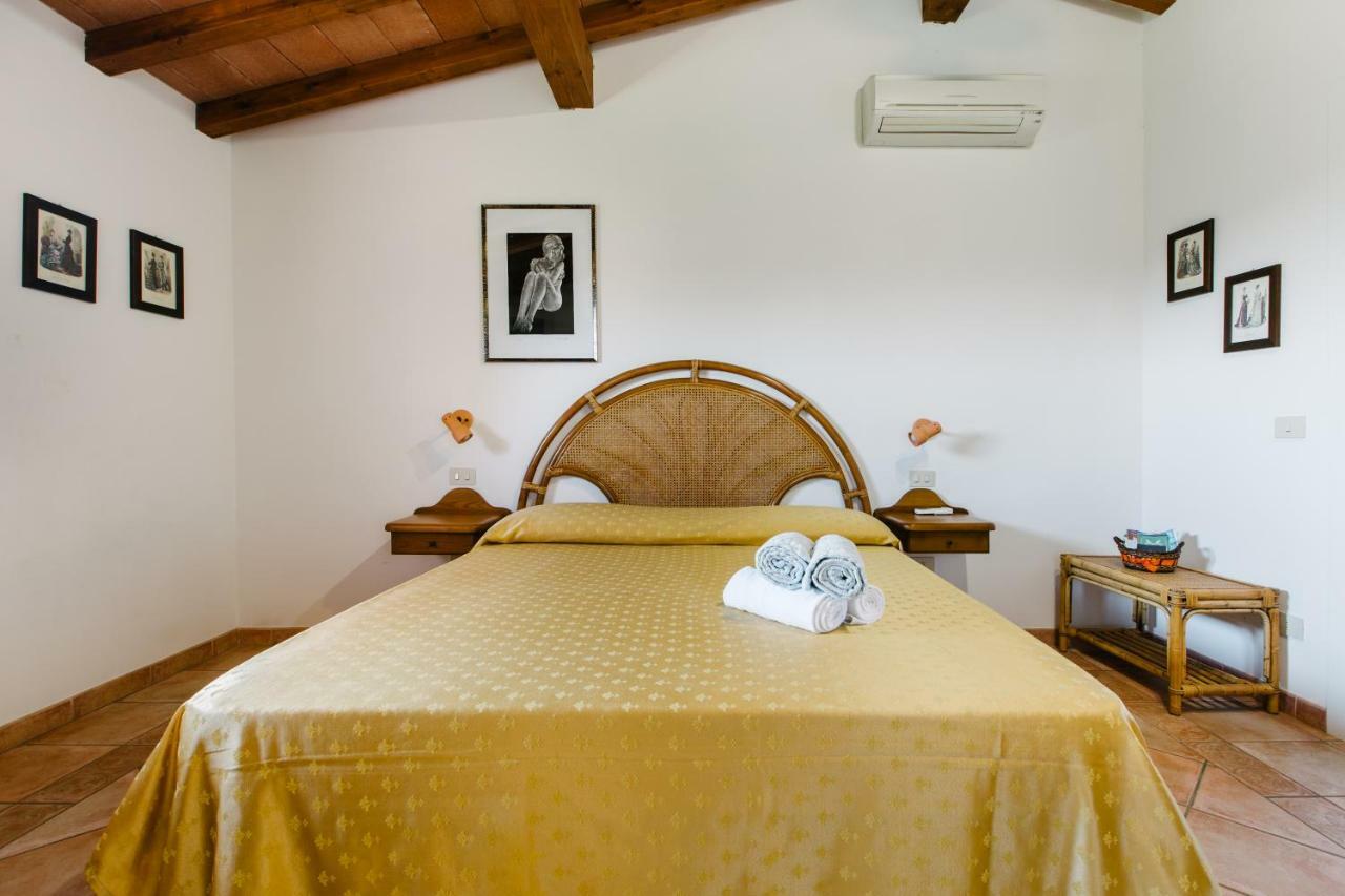 Agriturismo Casa Andreina Кастильоне-делла-Пеская Экстерьер фото